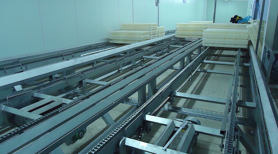 CONVEYORS FOR PARKING MOULDS