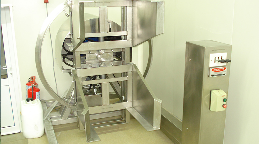 TURNING MACHINE FOR FETA CHEESE MOULDS